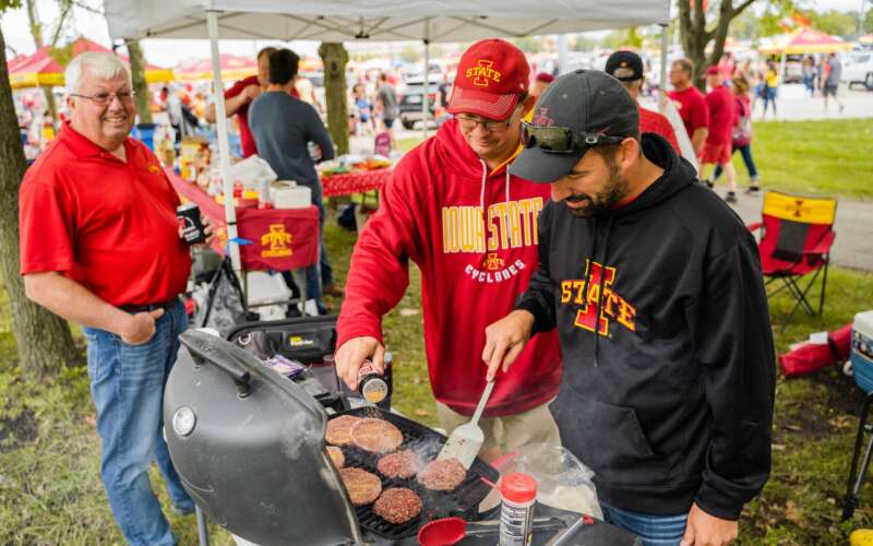 How to Have the Perfect College Tailgate College EDC