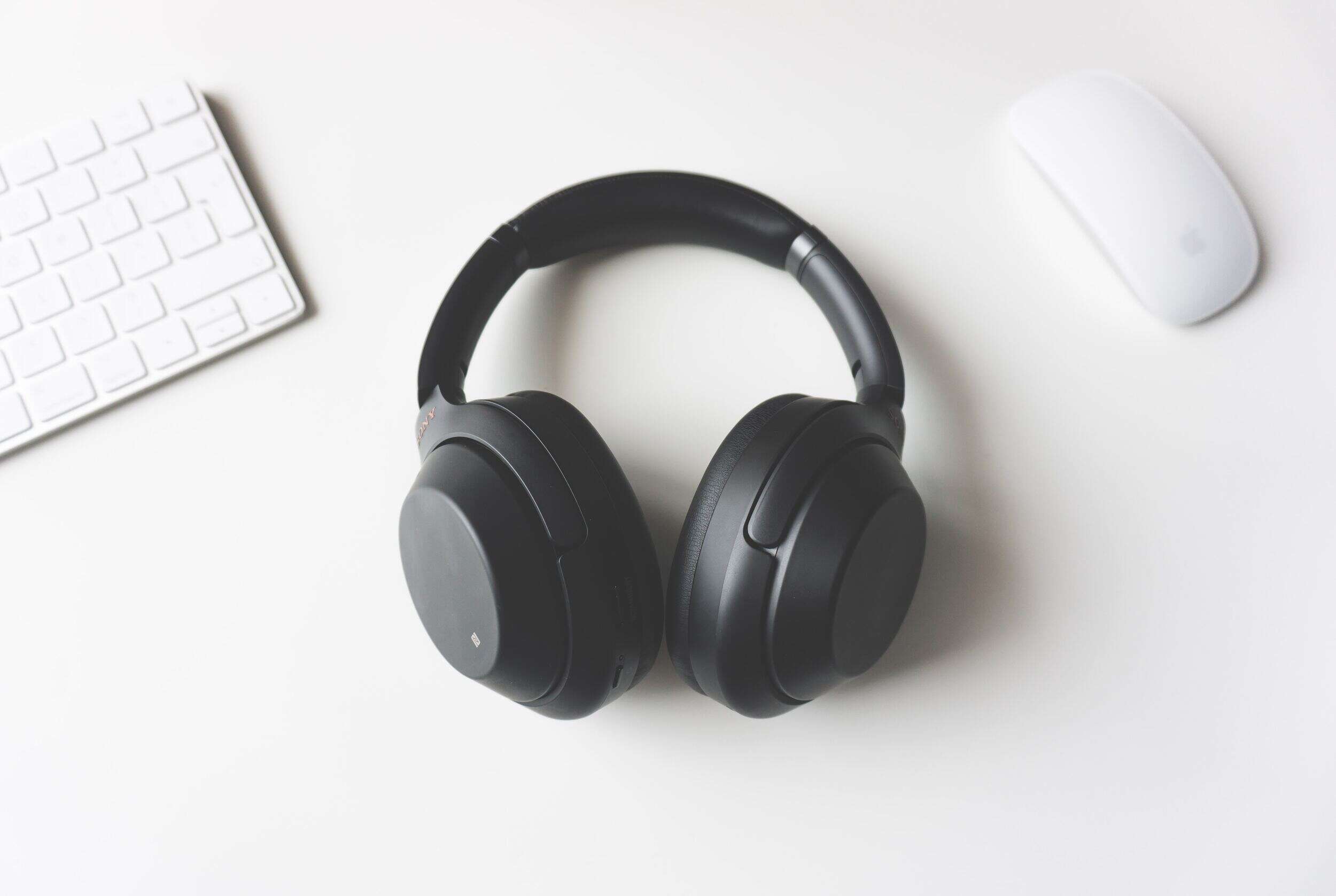 The Best Headphones for College Students - College EDC